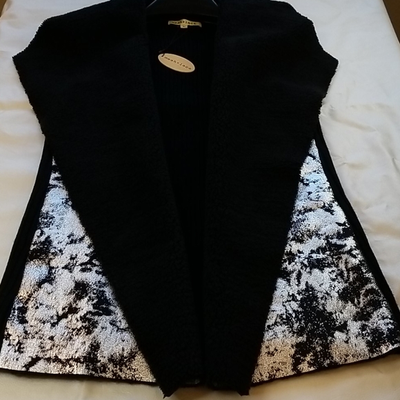 Mesh + Lace Sherpa Black & Silver Vest - Picture 6 of 16